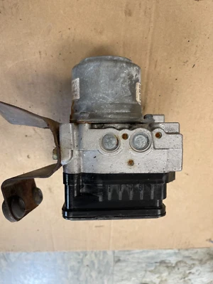 ABS Anti Lock Brake Pump From 2006 ACURA MDX - Image 1 of 4