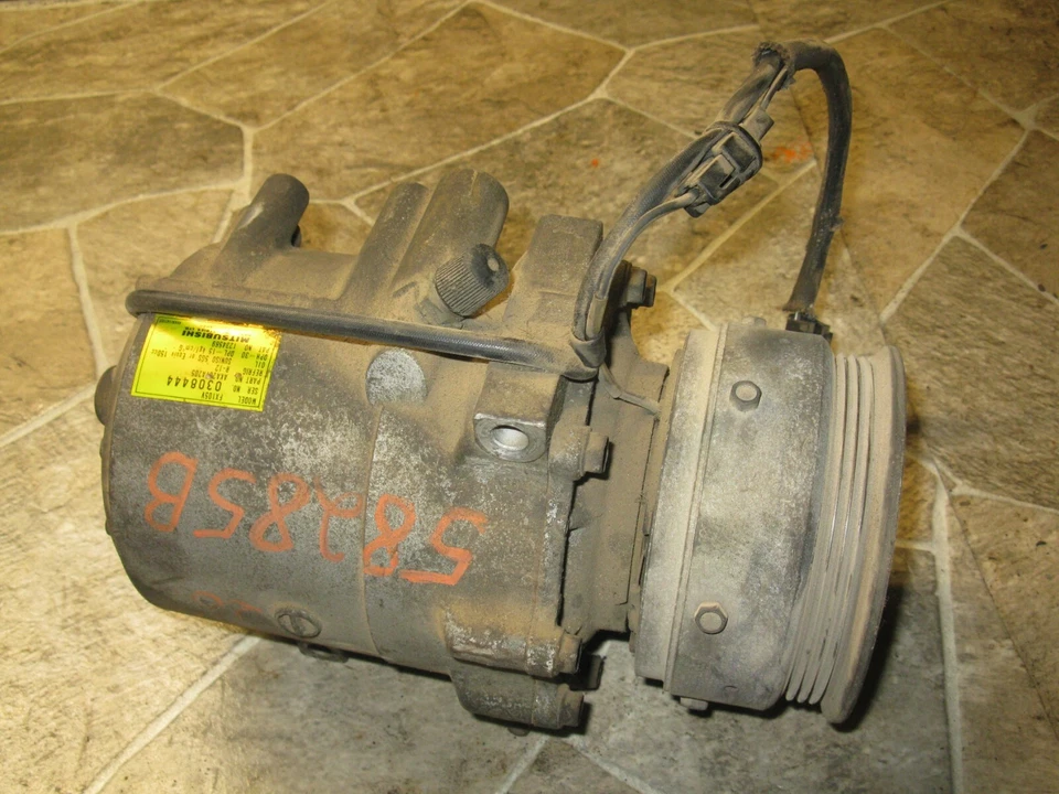 1991-1993 MITSUBISHI GALANT A/C AIR CONDITIONER COMPRESSOR PUMP/MOTOR OEM - Image 1 of 4