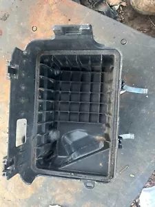 09-15 Mitsubishi Lancer Ralliart FABRICANTE DE EQUIPOS ORIGINALES CAJA FILTRO DE ADMISIÓN DE AIRE INFERIOR - Imagen 1 de 3