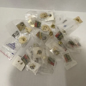 Konvolut 35 goldfarbene Vintage Pins - Top Zustand - Bild 1 von 7