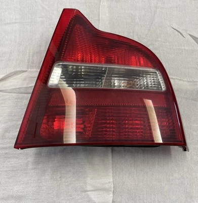 1999-2003 Volvo S80 Right/Passenger Taillight OEM (9154479) (2VP 007 962-12) - Image 1 of 4
