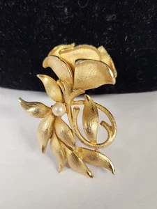 Spilla rosa vintage Da Vinci tono oro finta perla fiore spilla Davinci - Foto 1 di 13