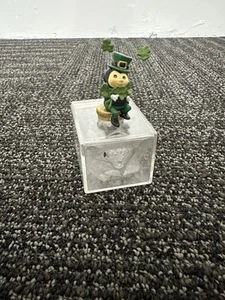 Punzone in miniatura di San Patrizio vintage  - Foto 1 di 9