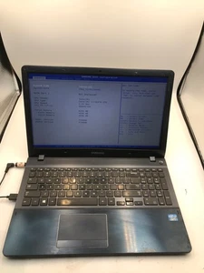 Samsung 470R Intel Core i7-3537U 2.0GHz 15" Laptop - BROKEN HINGE/BAD KB -MZ - Picture 1 of 6