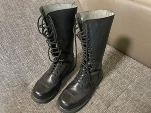 Undercover Styled in England Stiefel Boots Schwarz Gr. 44 UK 10 - Bild 1 von 9