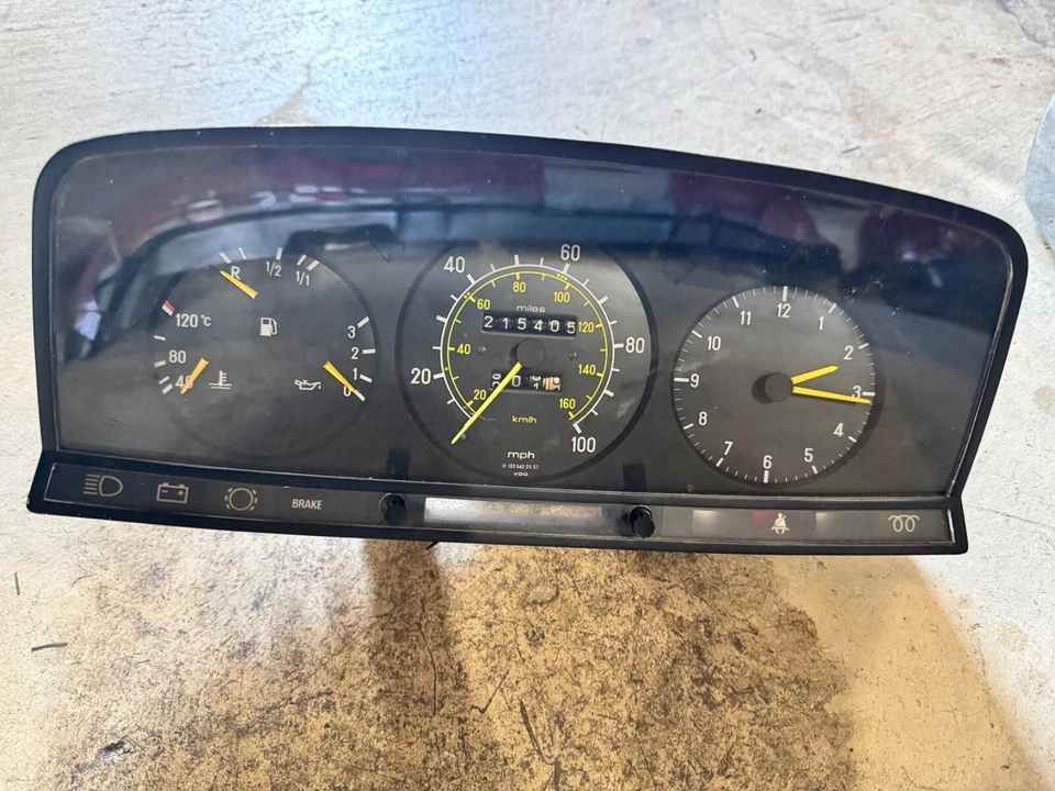 Mercedes-Benz W123 300TD 1984 velocímetro cuadro insyrument manómetro conjunto Foto 1 de 1