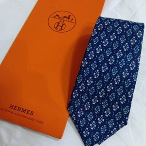 HERMES Krawatte marineblau geblümt 100 % Seide neu mit Box elegant Business formell Geschenk - Bild 1 von 5