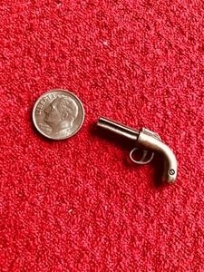 Vintage PISTOLE GEWEHR REVOLVER CHARM silberfarben 1,25" lang - Bild 1 von 2