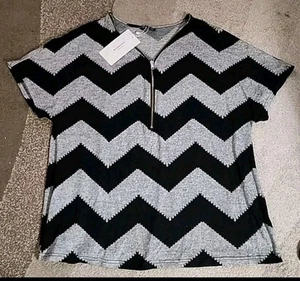 Bloomchic Black Gray Zig Zag Quarter Zip Dressy Light Sweater US 12. UK 16. - Picture 1 of 3