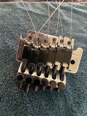 Piezas de guitarra Floyd Rose Washburn 600-T RARAS Foto 1 de 4