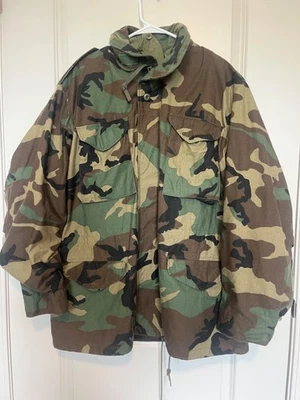 Vtg Military Field Woodland Camo Jacket Pockets Mens L Rugged Cold Weather Army - Image 1 of 4