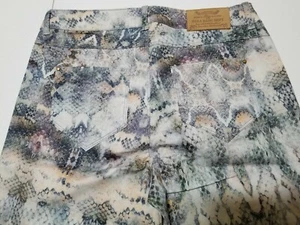 Skinny-Damenhose ZARA Schlangenmuster Größe 27 x 28,5 neu ohne Etikett Reißverschluss am Saum - Bild 1 von 7