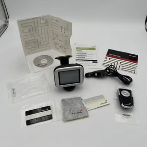 TOM TOM GO 700 GPS Bundle w/ Car Mount Charger And Remote & Wall Charger - Picture 1 of 9