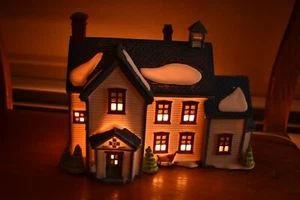 NEW ENGLAND VILLAGE HV-11 PA. DUTCH FARMHOUSE DEPT56 - Picture 1 of 12