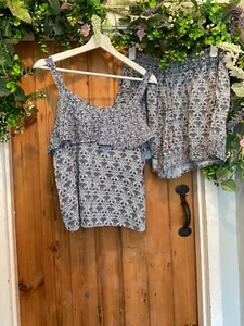 FAT FACE LEILA COORD PANTALONCINI E TOP FIORI DI MARE TAGLIA 12 - Foto 1 di 7