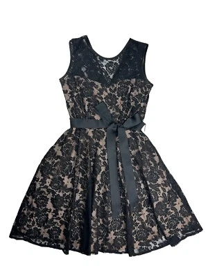 Betsy & Adam Black Beige Lace Sleeveless Dress Cocktail Wedding Guest SZ 4 - Image 1 of 4