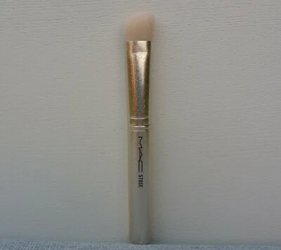 MAC 570SE Angled Large Shadow Brush, Travel Size, Brand New!! - Image 1 of 4