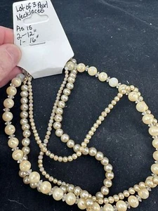 Lot of 3 Necklace 2x 12" 1x 16" Pearls Vintage M-7029 AS IS - Picture 1 of 2