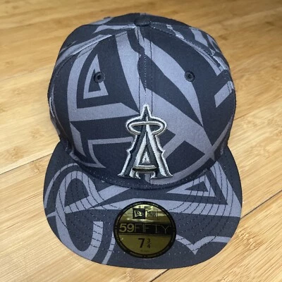 New Era 59FIFTY Los Angeles Angels LA Logo Fracture All Over Gray/Blk 7 3/4 Hat - Image 1 of 4