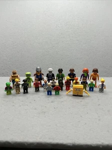 Lego y estatuilla paquete de variedad con personaje de DC, Scooby Doo, Bob Esponja y más - Imagen 1 de 8