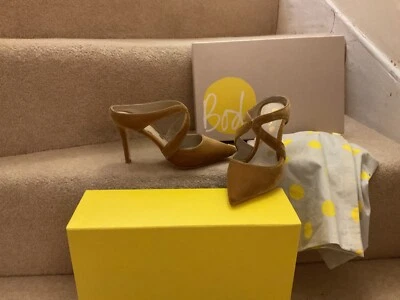  Boden gold velvet ladies shoes . New never worn. Party shoes.size 37 .3.5 inch  - Image 1 of 2