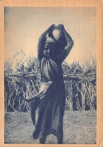 SOMALIA - Takes milk to the market- SIZE OF THE POSTCARD 15 CM x 10 cm. - Publ. - Picture 1 of 2