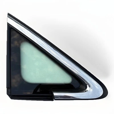 Ventana de vidrio de ventilación delantera derecha Nissan Quest 2011-2017 genuina OEM moldura cromada Foto 1 de 4