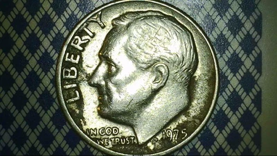 1975 Roosevelt Dime-Rare Split Planchet-Before Strike?Error Coin[A109] - Image 1 of 4