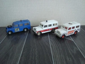 3 x Corgi Land Rover 109 WB ( GAME PARK / POLICE RCMP / POLICE ) - Picture 1 of 3
