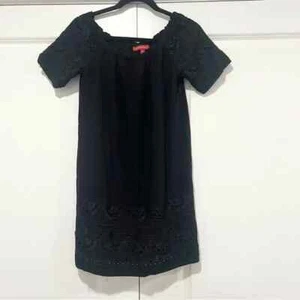 Saks Fifth Avenue Damen Kleid mit weitem Ausschnitt schwarz mit Ösen. Gr. M. - Bild 1 von 7