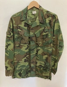 Vintage US Military Camo Jacket Tropical Green Size Small Long - Picture 1 of 5
