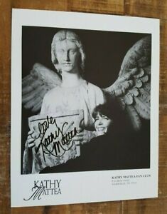 Signed & Inscribed Kathy Mattea Photo With Statue - Fan Club photo (8" x 10")