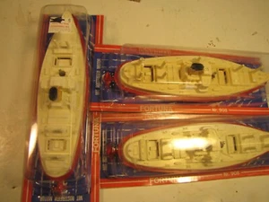 Lehmann, West Germany 908 Wind up Boats, Parts or repair, Yellowing, 1 key - Picture 1 of 6