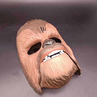 Máscara parlante Hasbro Star Wars película rugiente Chewbacca Wookiee Sounds 2015 Foto 1 de 4