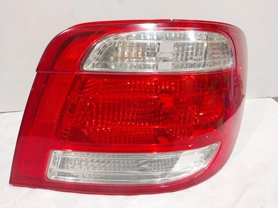 Luz trasera derecha del lado del pasajero Saab 9-2X 2005 32008663 Foto 1 de 3