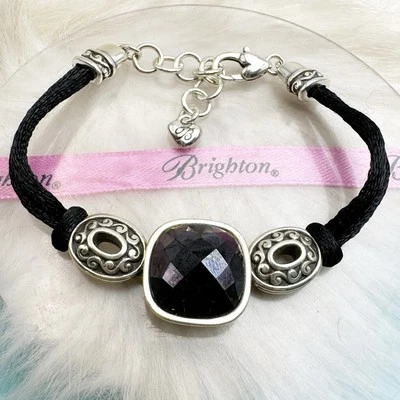 Brazalete Brighton Venus Rising Gris Ahumado Cristal Negro Cordón Satinado Foto 1 de 4