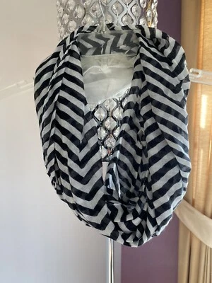 Новый без ЯРЛЫКОВ Infinity шарф девочек/юниоров/женщин черный/белый полоски, 22 «W x 64» L - Изображение 1 из 3