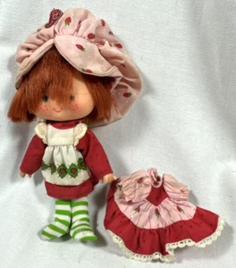 VINTAGE STRAWBERRY SHORTCAKE PUPPE MIT PARTY PLEASER KLEID HUT ANGENÄHTE STRUMPFHOSE MEHR - Bild 1 von 15