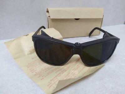 Gafas de seguridad soldadoras soviéticas vintage en caja original. Caja abierta nueva. Foto 1 de 4