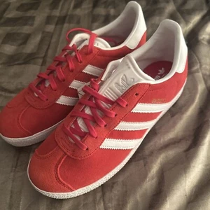 adidas Gazelle Red MENs Size 6.5 NEW w/tags IF9804 - Picture 1 of 13