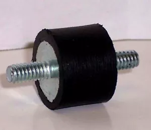 NUEVO 8741441 FARO GOMA MONTAJE M151 M38 M35 REO M818 M54 M37 M 715 M998 - Imagen 1 de 1