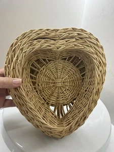 Set of 4 Heart-Shaped Nesting Wicker Baskets Natural Woven Rattan Boho Farmhouse - Picture 1 of 10