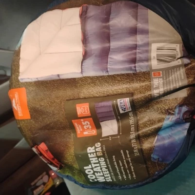 Saco de dormir Ozark Trail 35 graus clima frio retangular azul tamanho 33 x 77 - Imagem 1 de 3