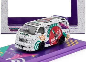 1/64 TARMAC - TOYOTA - HIACE VAN CUSTOM VAN COCA COLA 2018 T64-078-CC - Foto 1 di 1