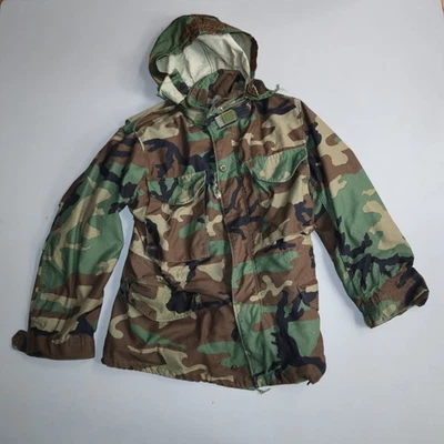 CHAQUETA DE CAMPO VINTAGE USGI EJÉRCITO EXCEDENTE M65 CAMUFLAJE BOSQUE ABRIGO MILITAR XS Corto Foto 1 de 4