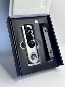 Vivint Doorbell Camera DBC835-V2 ADT with Dock And Box - Picture 1 of 5