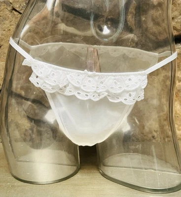 Victoria's Secret Dream Angels White Mesh String Bikini Sz M NWT$24.50 - Image 1 of 2