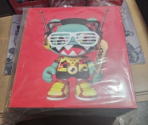 SuperPlastic 8" SuperJanky Fashion Accident Def Beat Janky Vinyl Art Toy - Picture 1 of 3