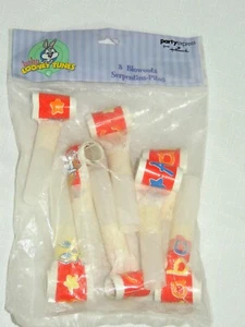 NEW LOONEY TUNES ~TWEETY~ 8- BLOWOUTS PARTY SUPPLIES - Picture 1 of 1