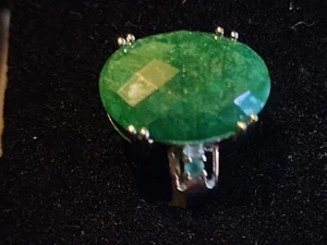Emerald  Ring - Picture 1 of 4